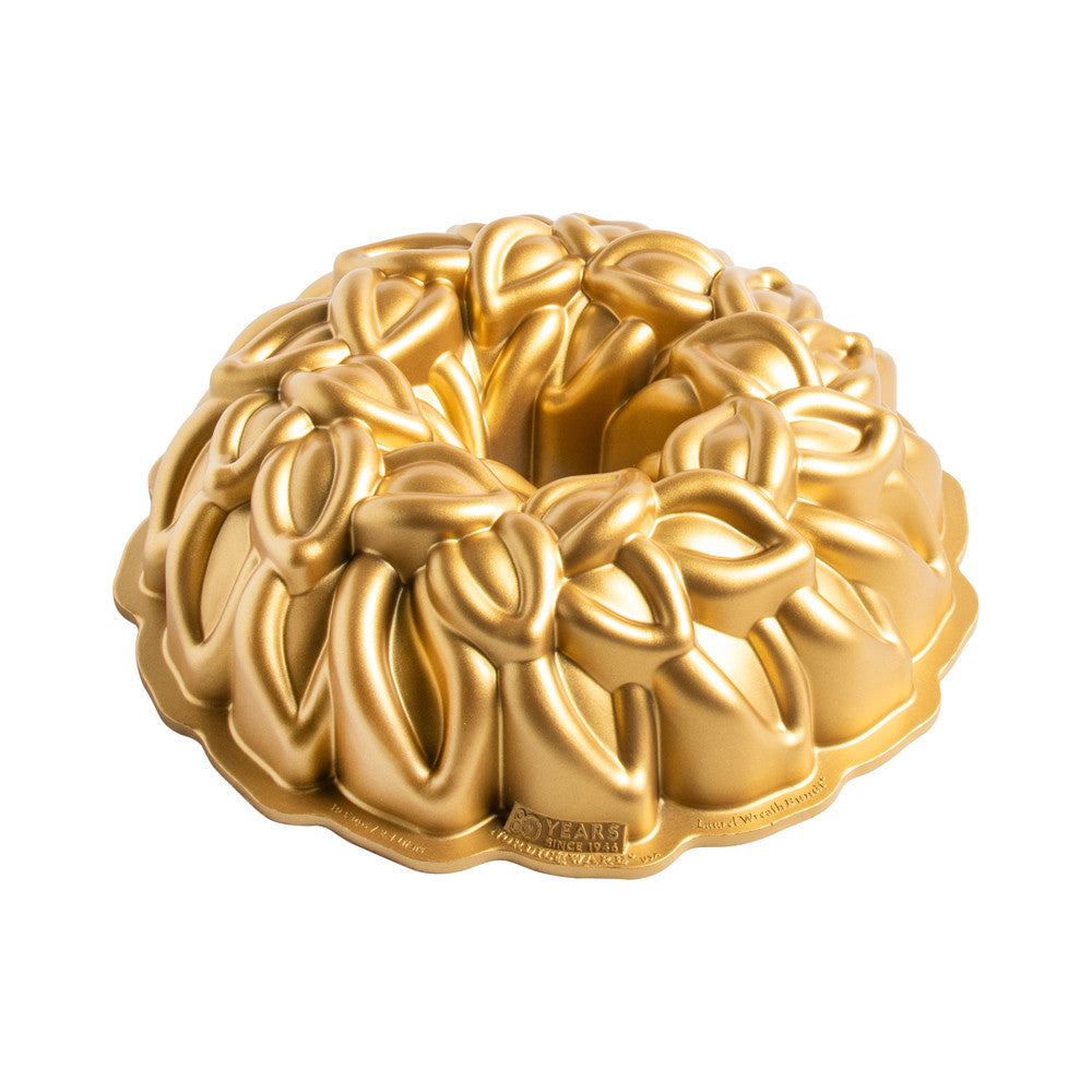 Laurel Wreath Bundt Pan