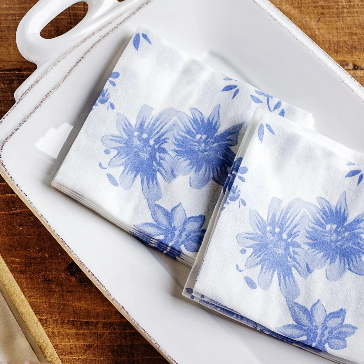 Papersoft Napkins Blue and White Floral Guest Towels (Pack of 20)
