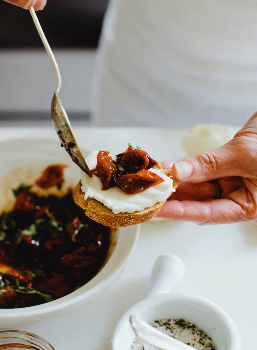 Bella Cucina Sun-Dried Tomato & Basil Bruschetta
