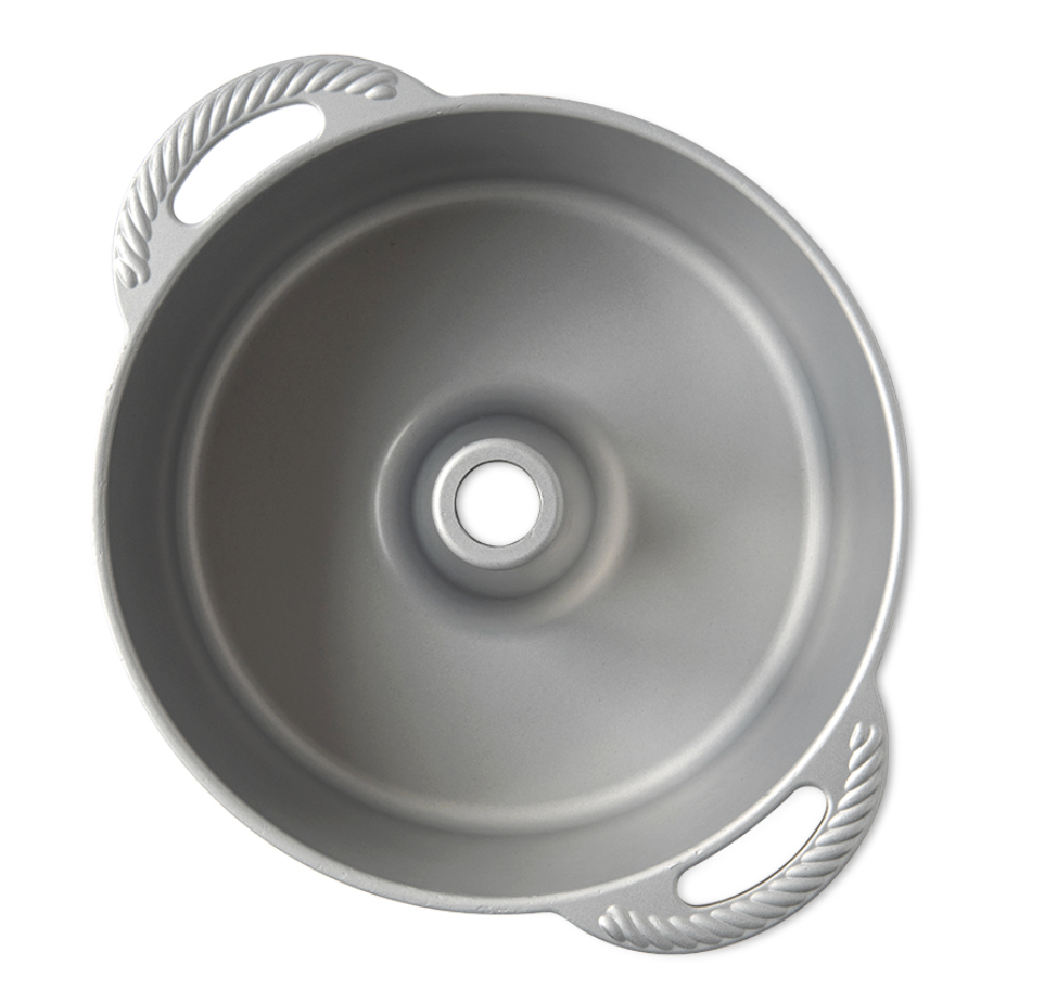 Classic Cast Pound Cake and Angelfood Pan