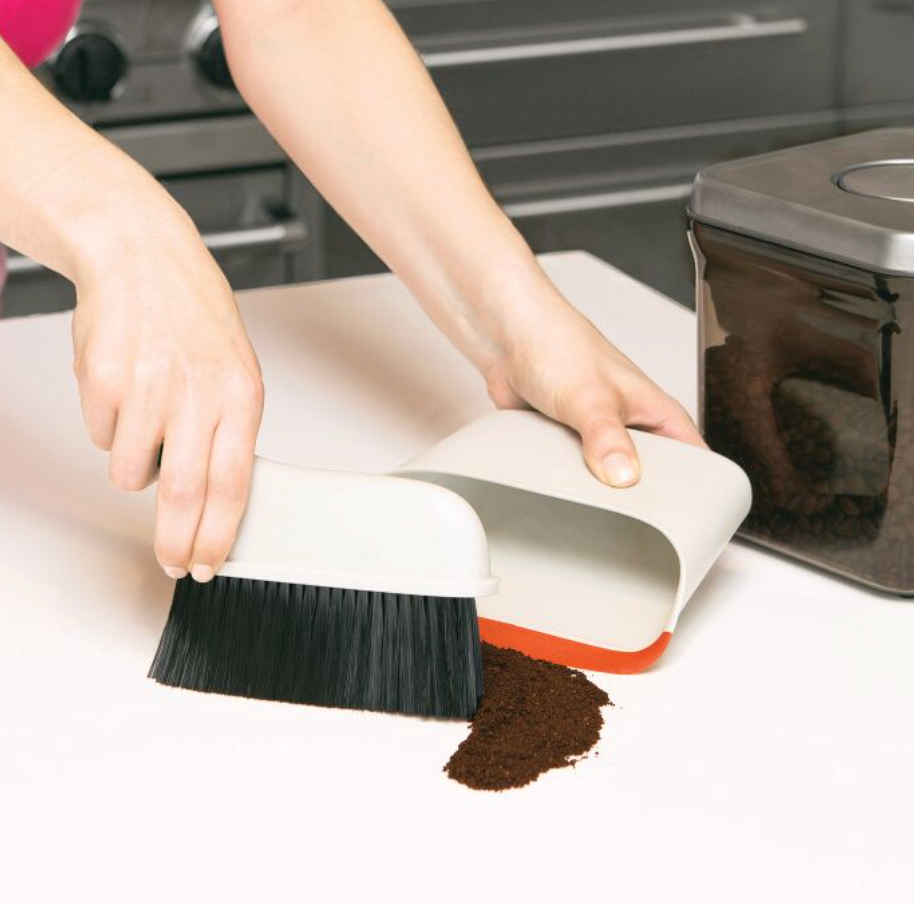 Compact Dustpan and Brush