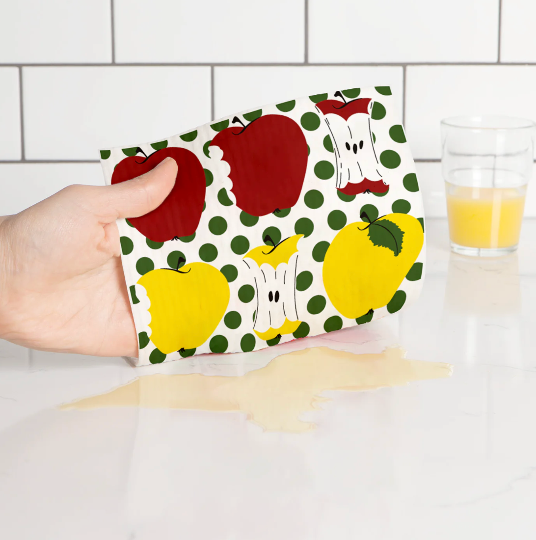 Apple Slices Wet It!