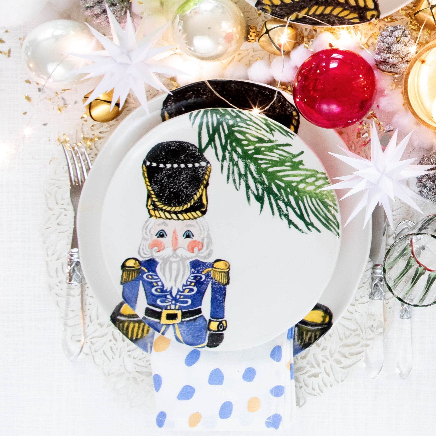 Nutcrackers Salad Blue