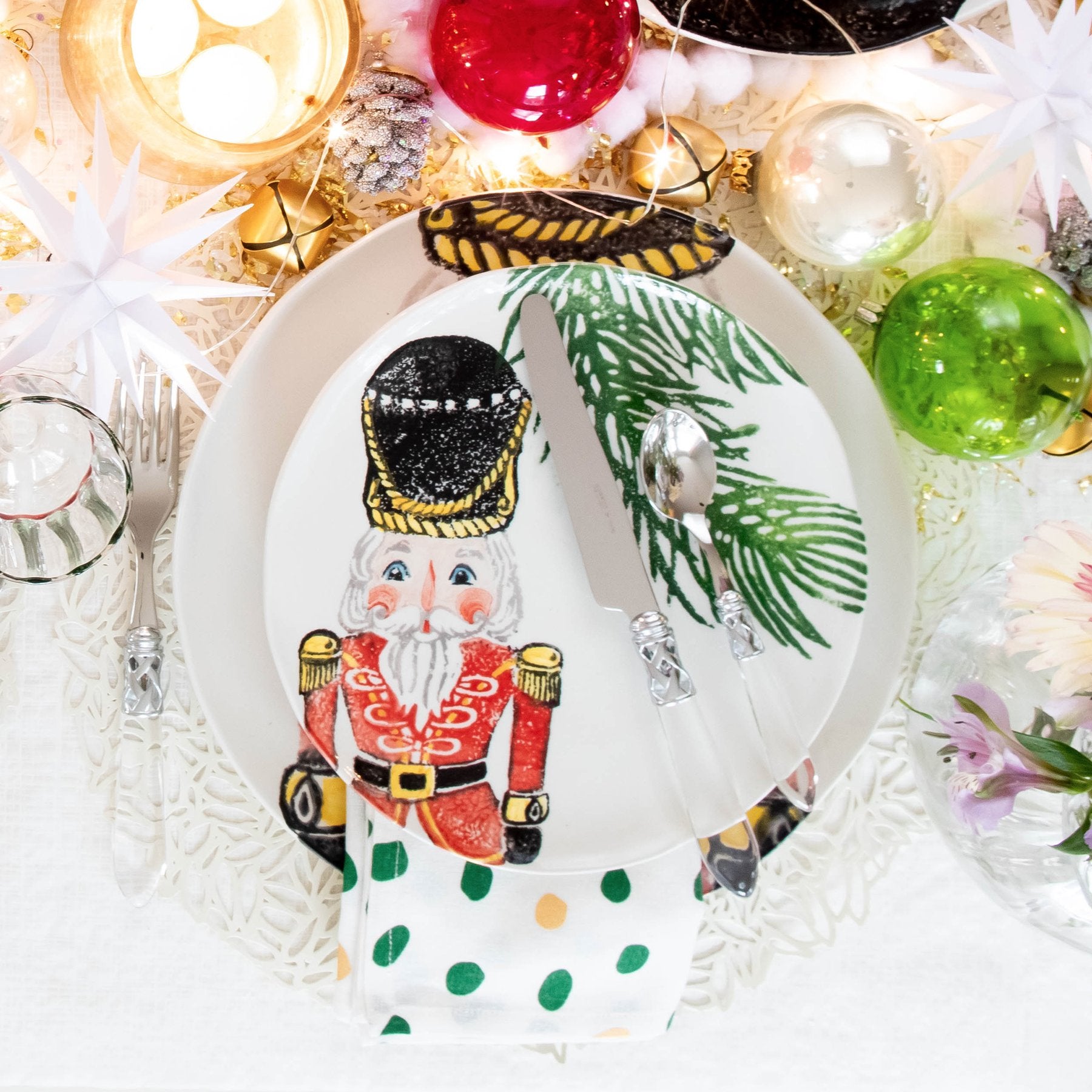 Nutcrackers Salad Red