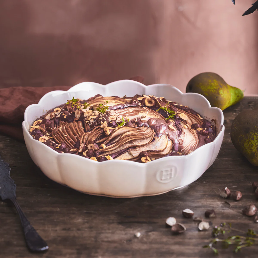 Madeleine Round Cake Dish : Clay